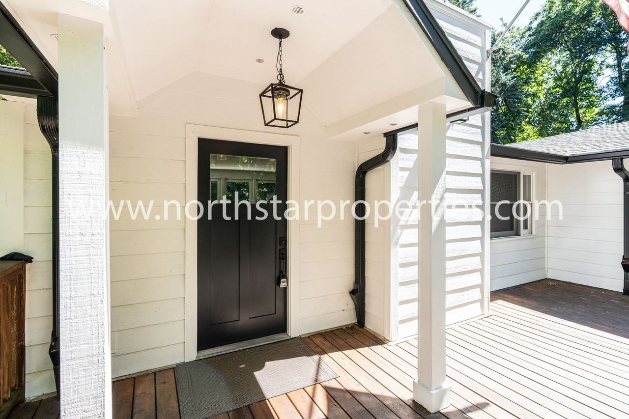 4596 Lamont Way - Photo 3 of 30