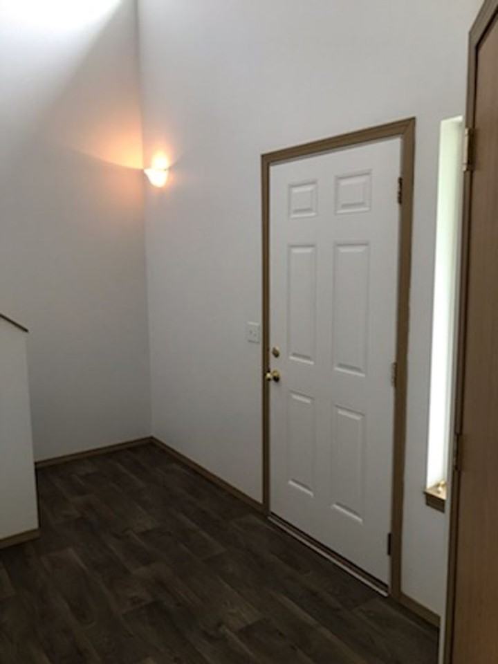 455 Ecols St S - Photo 3 of 16