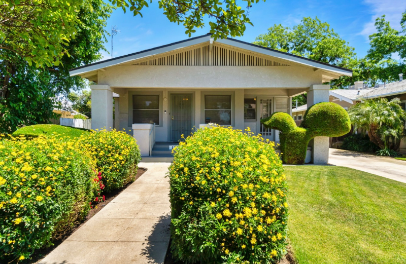 1270 N Wilson Ave - Photo 2 of 13