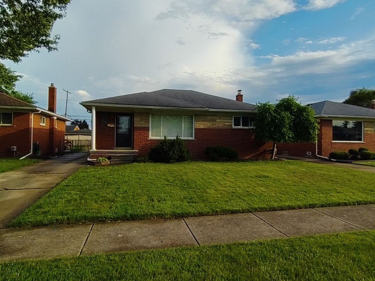 17696 Veronica Ave - Photo 2 of 39