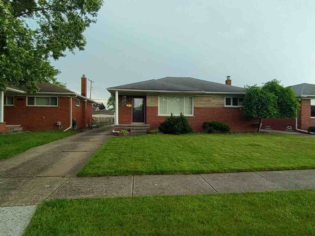 17696 Veronica Ave - Photo 3 of 39