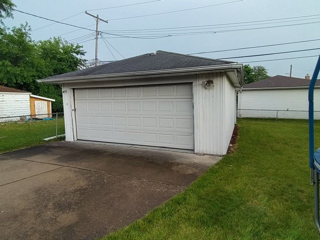 17696 Veronica Ave - Photo 7 of 39