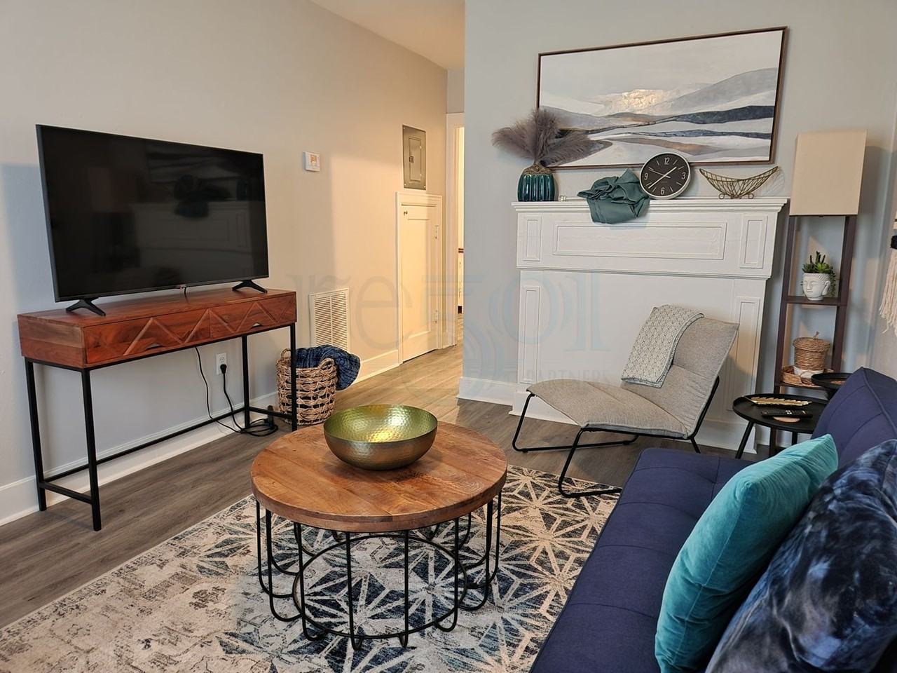 300 S Valentine St #4 - Photo 3 of 21