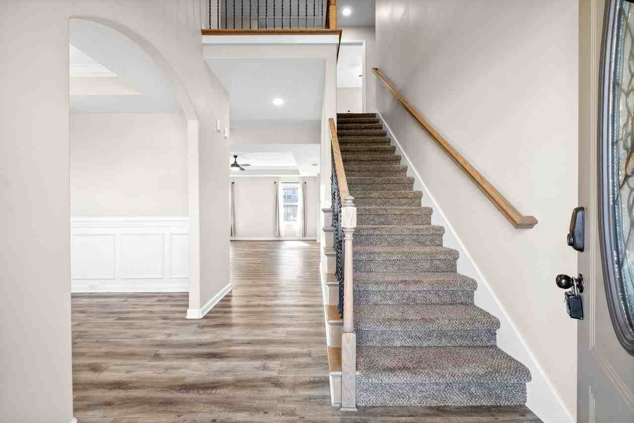 205 Elwell Rd - Photo 5 of 35