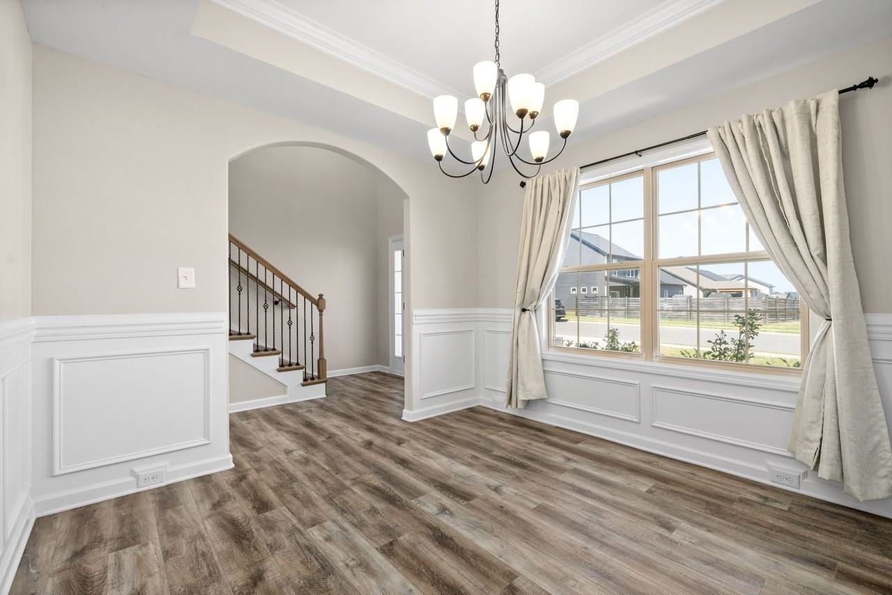 205 Elwell Rd - Photo 7 of 35