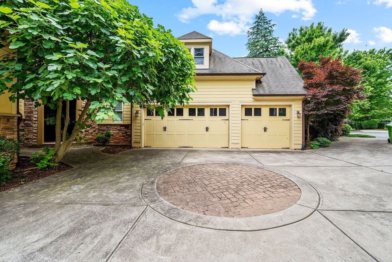 2501 Shadow Hills Ct - Photo 3 of 35