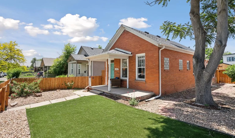 4877 Perry St - Photo 2 of 20