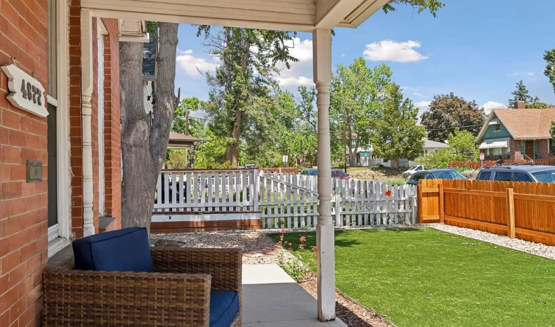 4877 Perry St - Photo 3 of 20