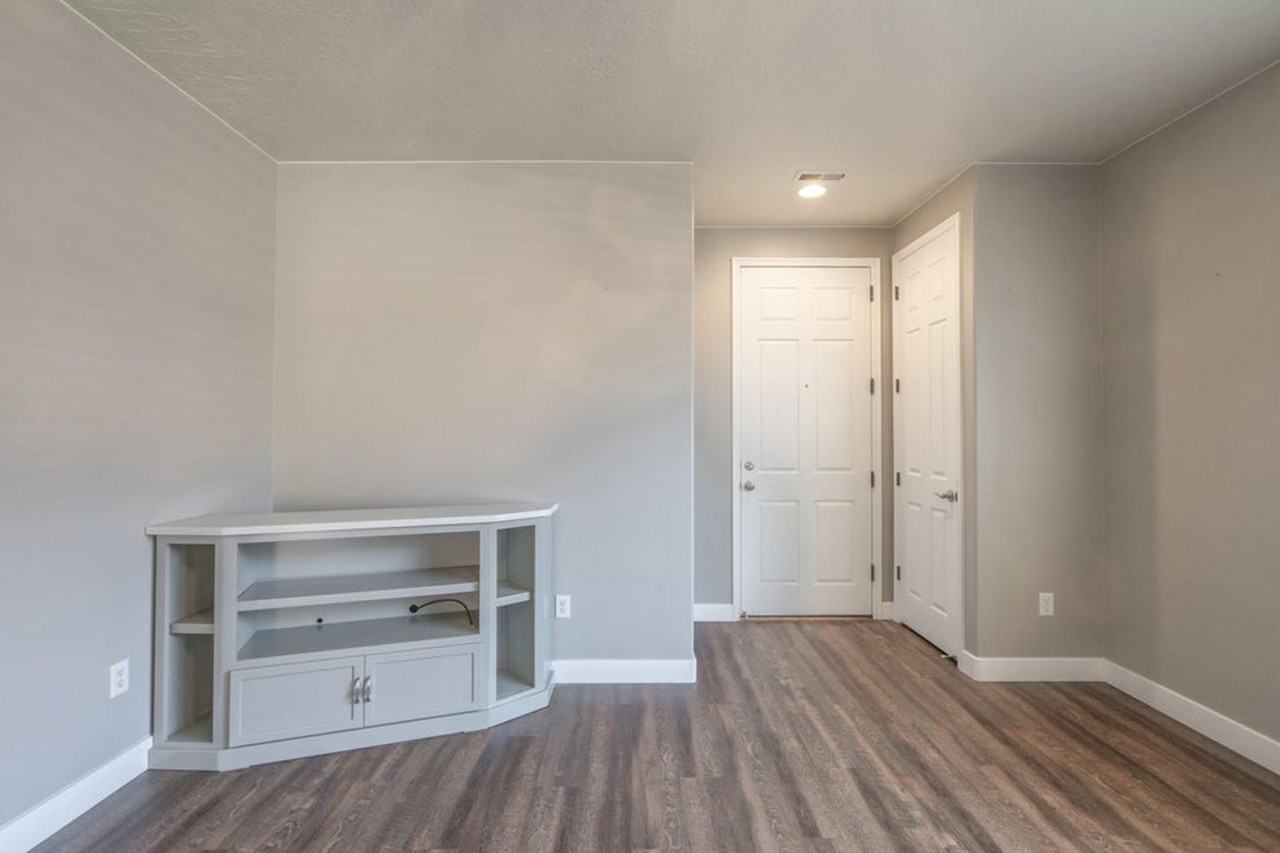 3585 E Sweetwater Springs Dr - Photo 4 of 49