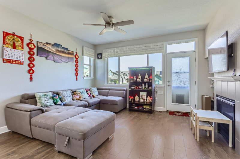 3574 S Lisbon Ct - Photo 2 of 11