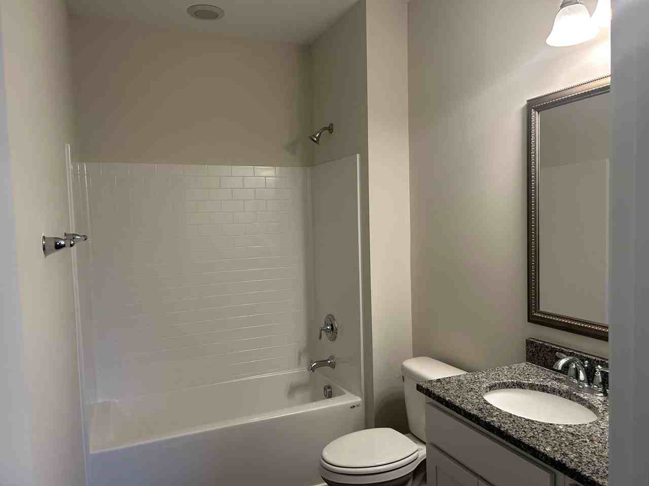 927 Manitou Cir - Photo 3 of 8