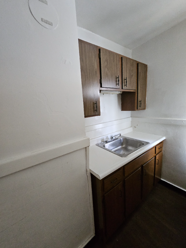 89 Progressive Ave - Photo 2 of 9