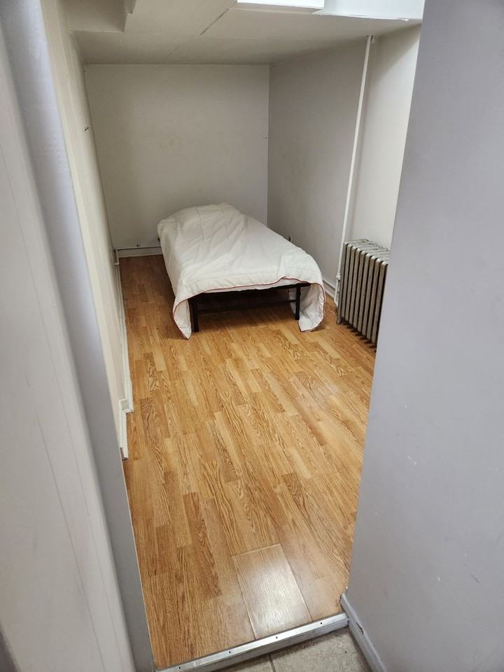 7 High Park Blvd - Photo 6 of 12