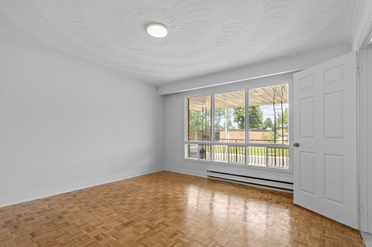 115 Trowell Avenue - Photo 8