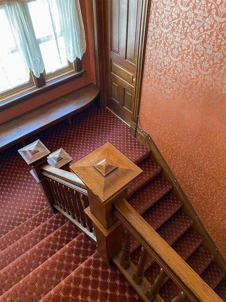 407 Wisconsin Ave #9 - Photo 3 of 15