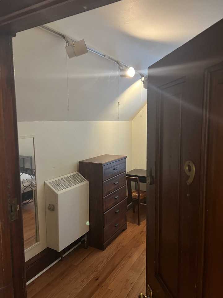 407 Wisconsin Ave #9 - Photo 6 of 15
