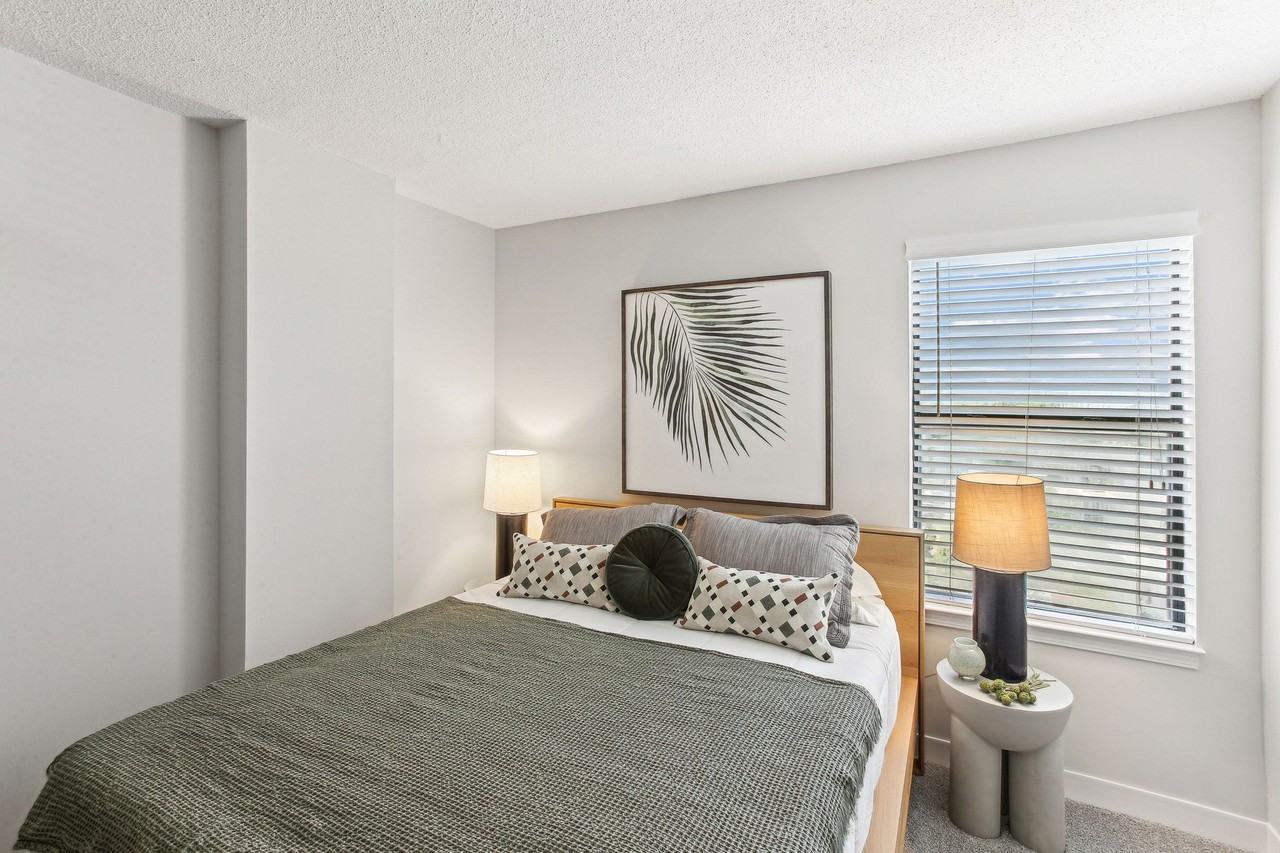 200 Webster - Photo 2 of 50