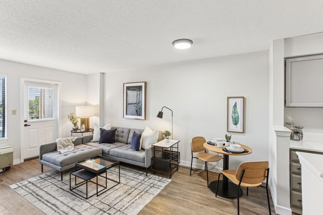 200 Webster - Photo 4 of 50