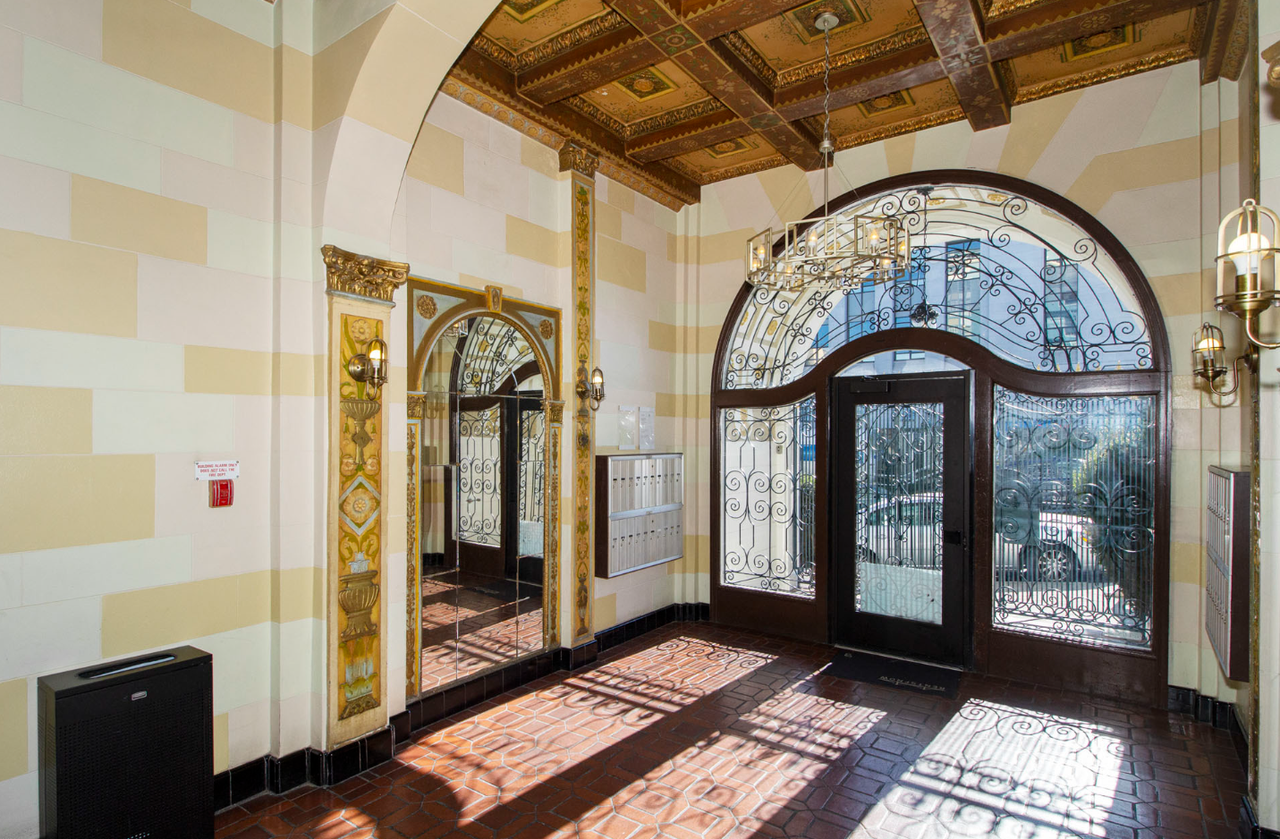 78 Buchanan Street - Photo 3 of 7
