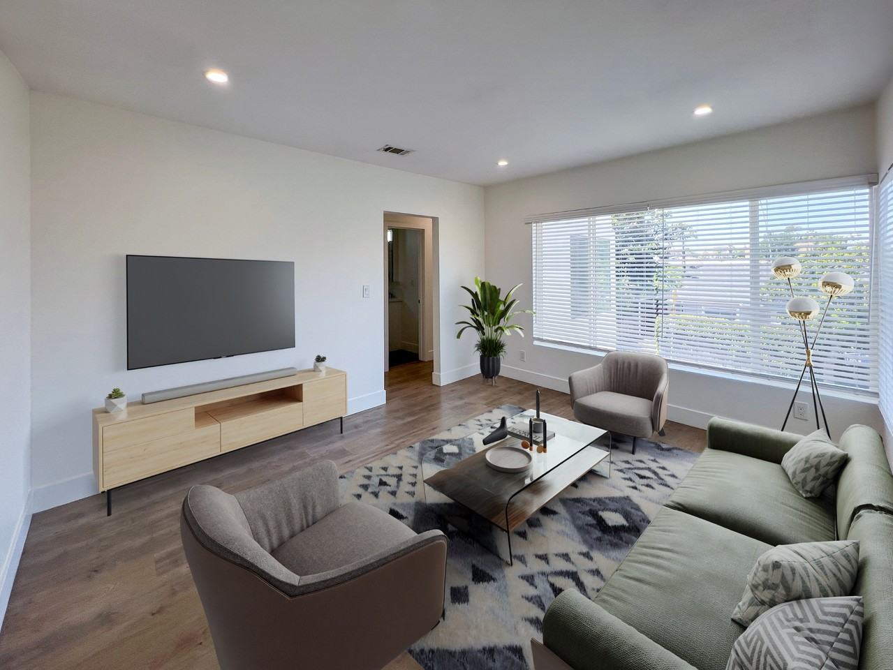 1254-1260 N. Citrus Avenue - Photo 2 of 36