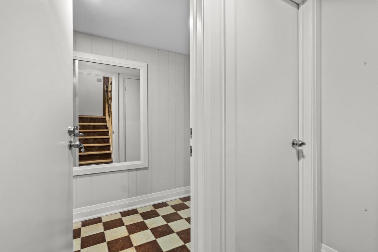 115 Trowell Avenue - Photo 8