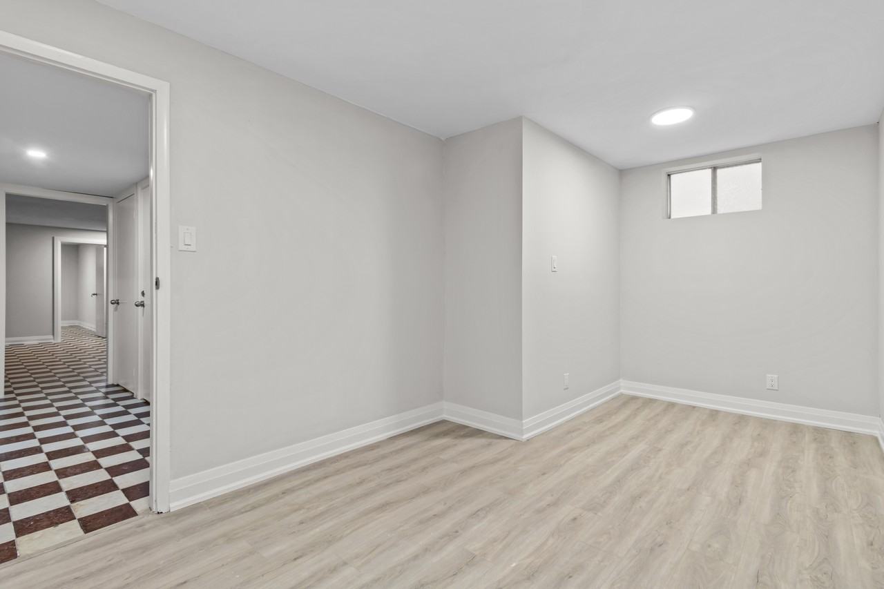 115 Trowell Avenue - Photo 11