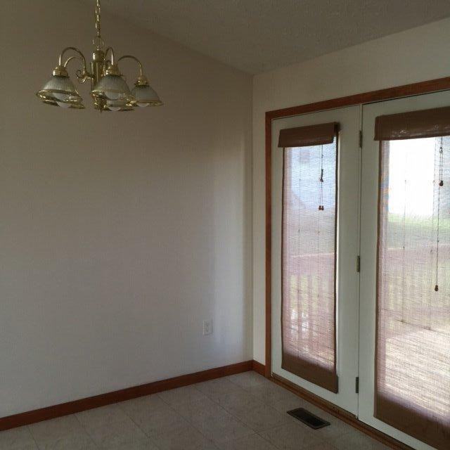 168 Squirrel Ct - Photo 3 of 11