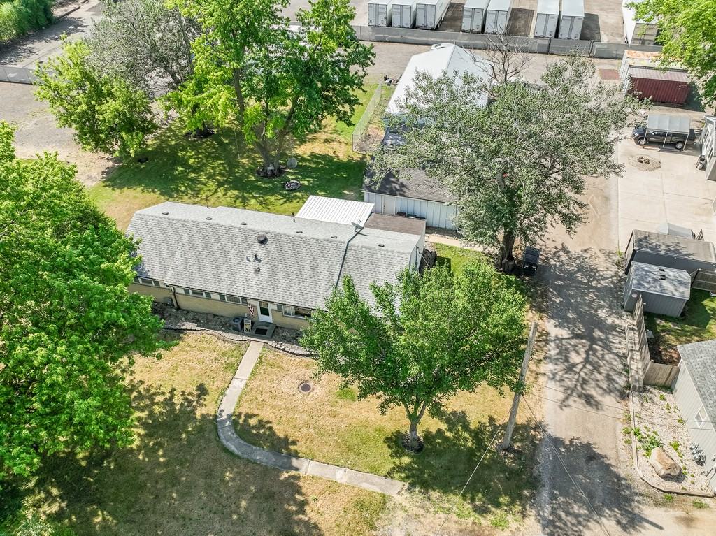 21 E Romeo Rd - Photo 2 of 44