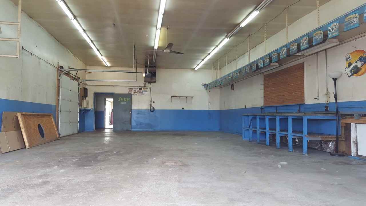 21 E Romeo Rd - Photo 3 of 44