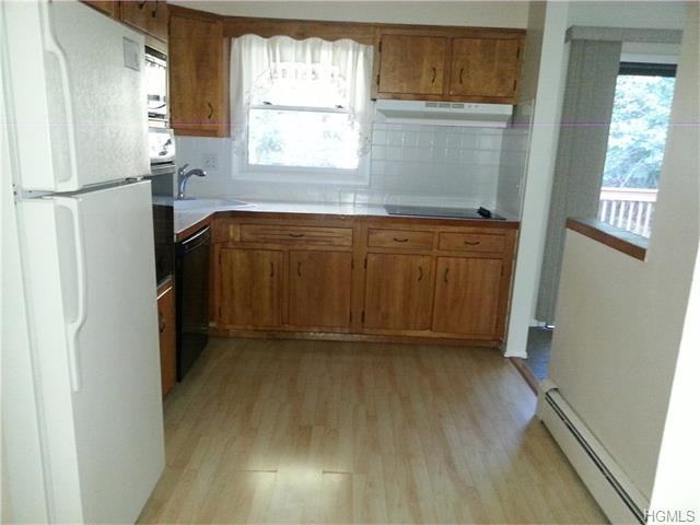 16 Young St - Photo 2 of 9