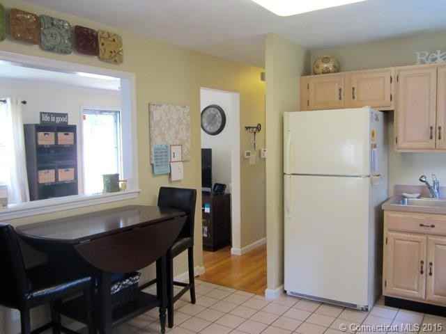 64 Birchcrest Dr - Photo 3 of 19