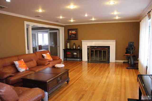 7 Old Chimney Rd - Photo 3 of 14