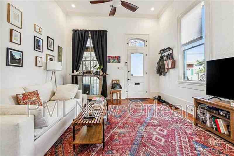 3824 Dauphine St - Photo 2 of 13