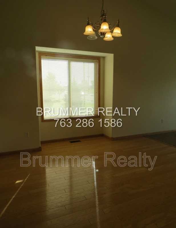 5539 154th Ter Nw - Photo 2 of 12