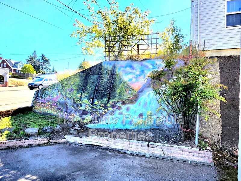 2305 6th St #A - Photo 6 of 9