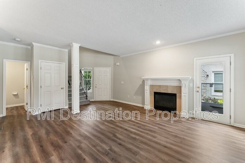 9225 Boehm Dr - Photo 3 of 34