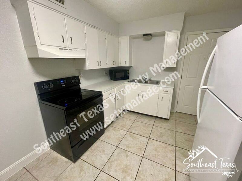 5108 10th St - Photo 5 of 9