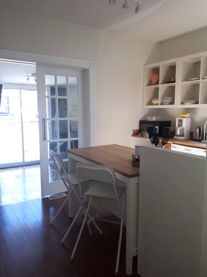 104 Yarmouth Road - Photo 2 of 10