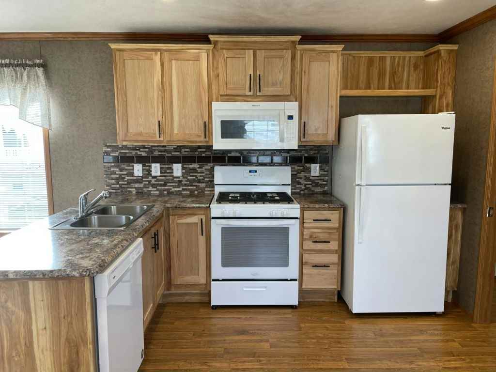 828 Willowbrook Dr - Photo 2 of 36