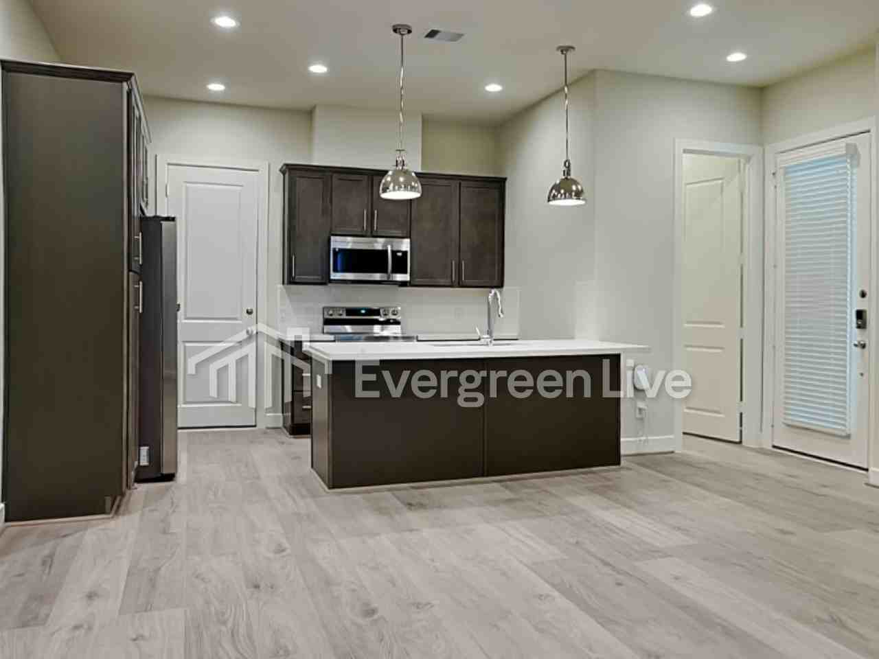 5742 Quinn Landing Ln - Photo 4 of 16
