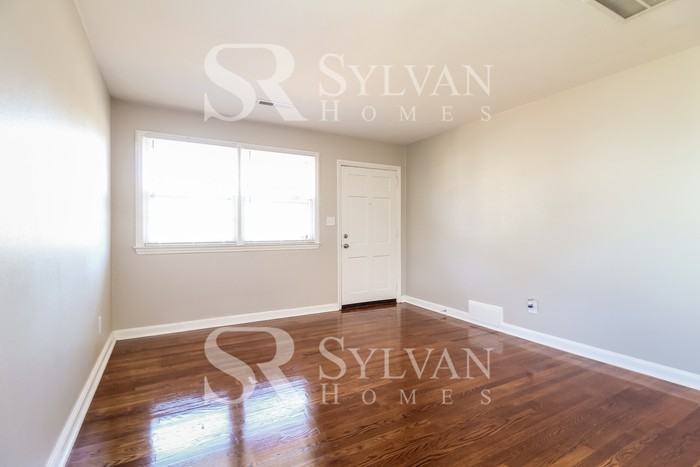 801 Devon Dr - Photo 3 of 15