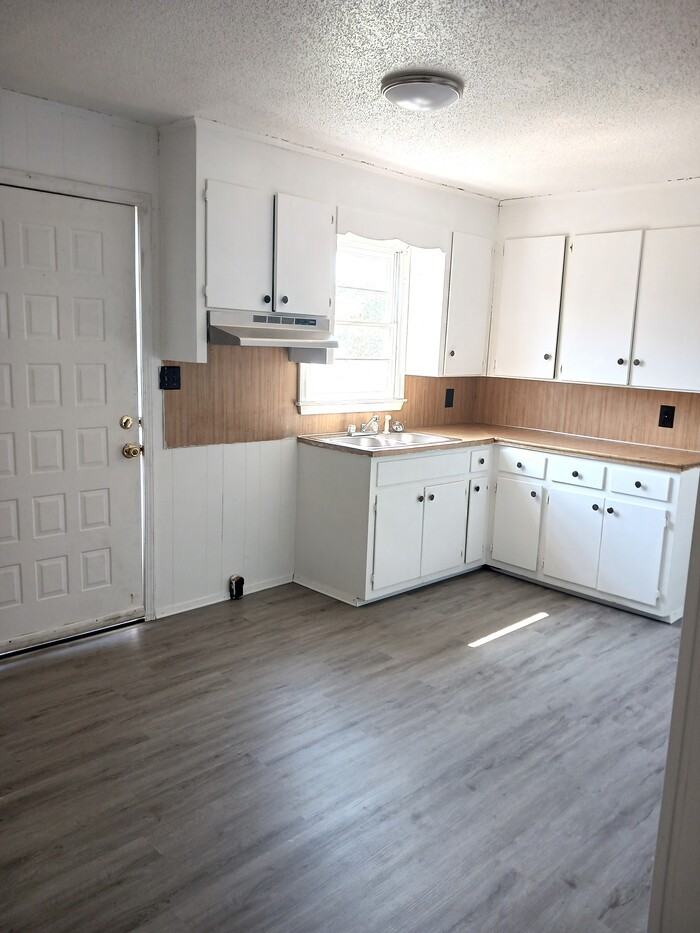 1520 Holly Hill Rd #C - Photo 2 of 6