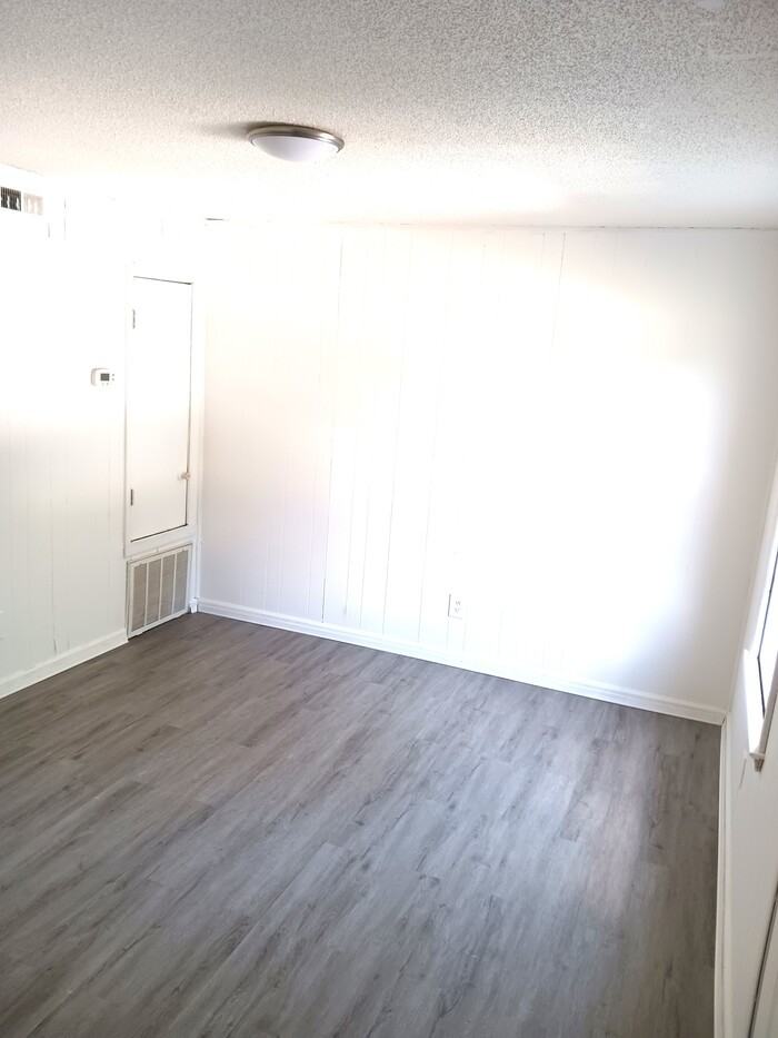 1520 Holly Hill Rd #C - Photo 3 of 6