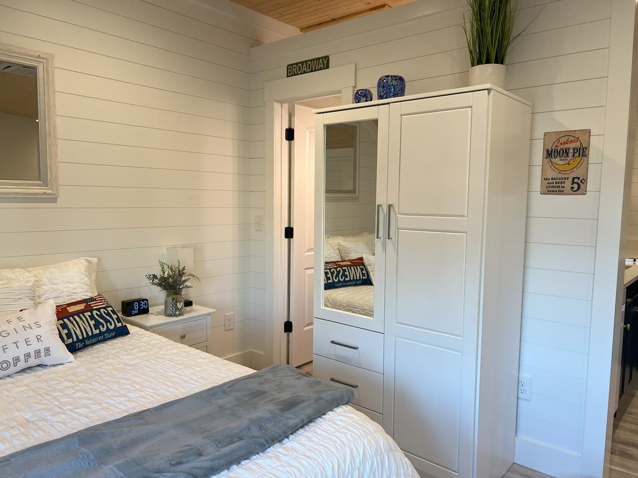 166 Dean St #1 - Photo 4 of 13