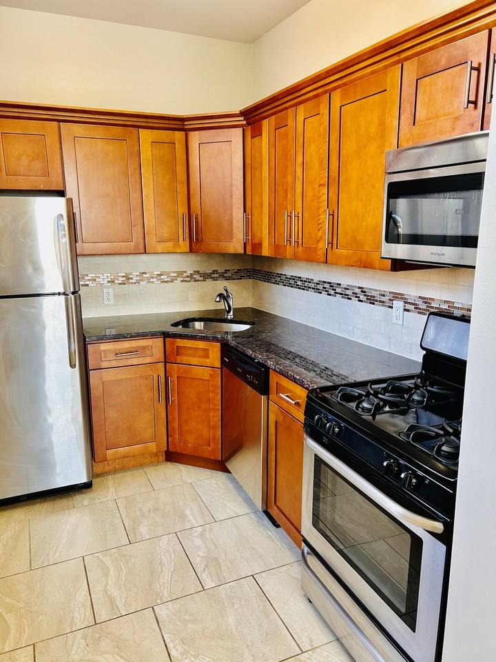 45 S Broadway #1H - Photo 2 of 9