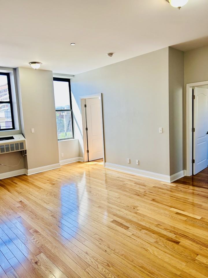 45 S Broadway #1H - Photo 3 of 9