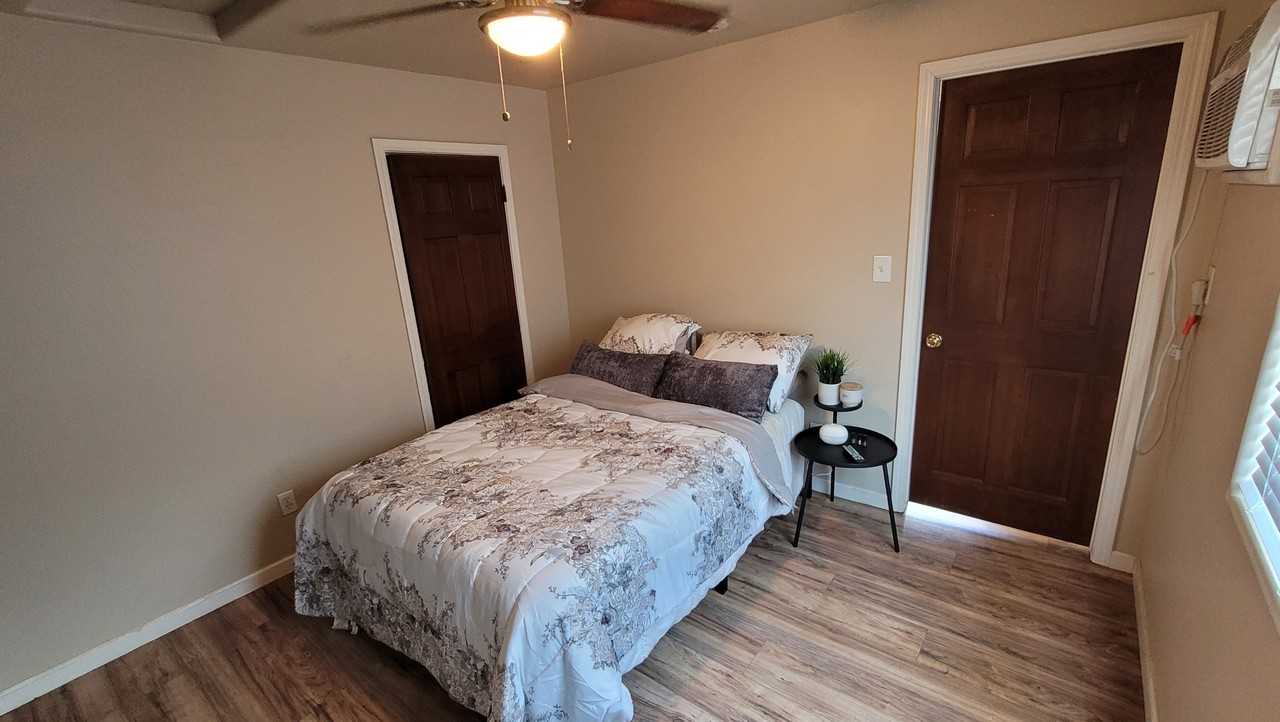 820 Jackson St #1 - Photo 3 of 8