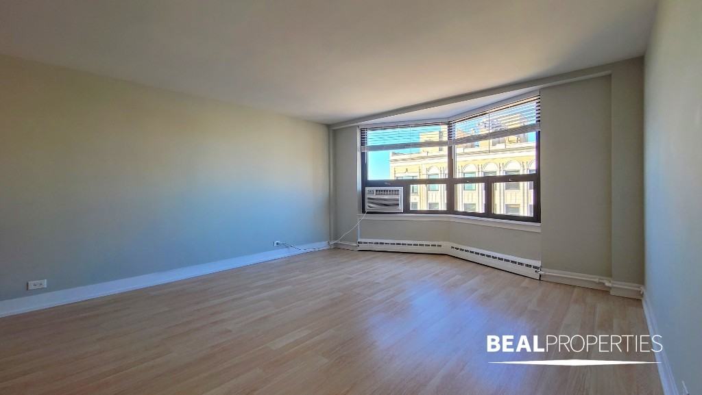 445 West Wellington Avenue #H