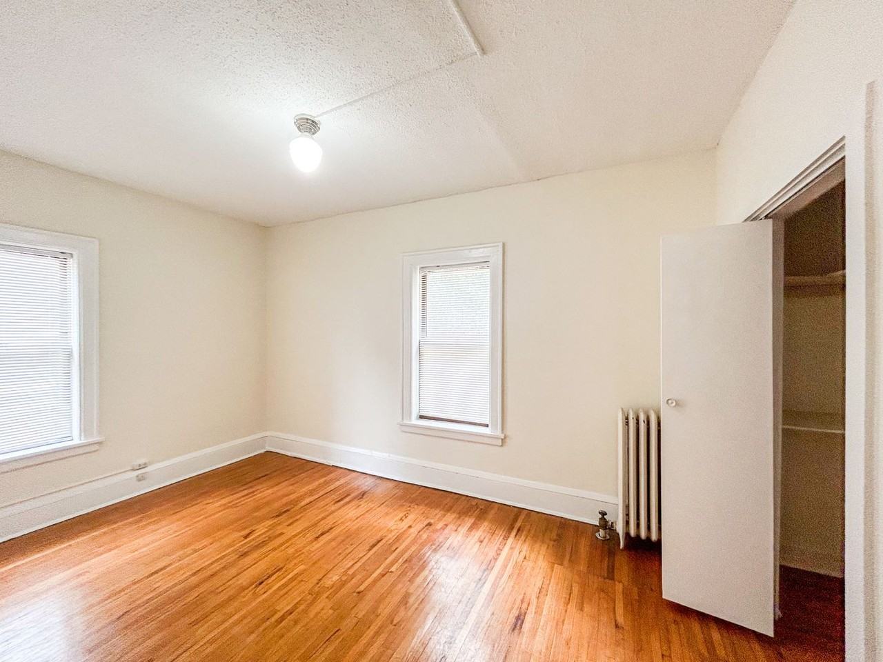 1619 Lagoon Ave - Photo 5 of 28