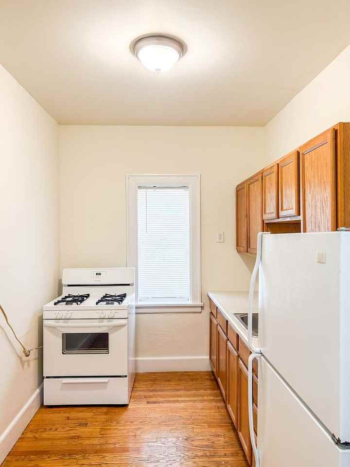 1619 Lagoon Ave - Photo 7 of 28